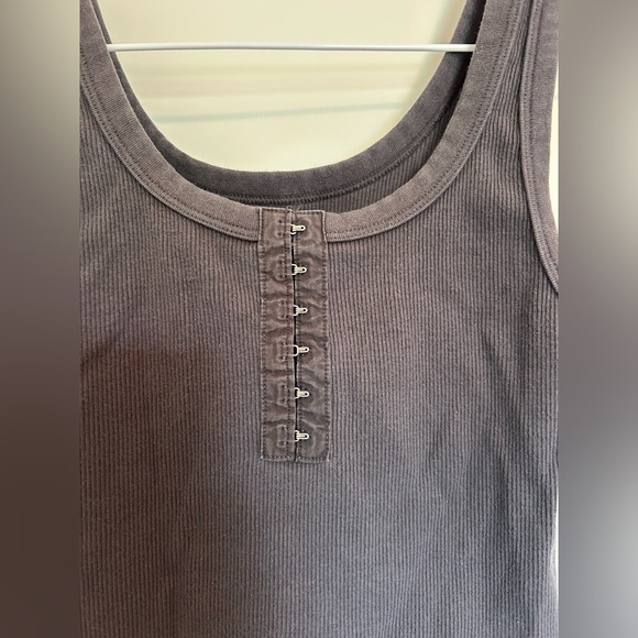 Aerie Charcoal Ribbed Tank Top with clasps - Picture 2 of 3